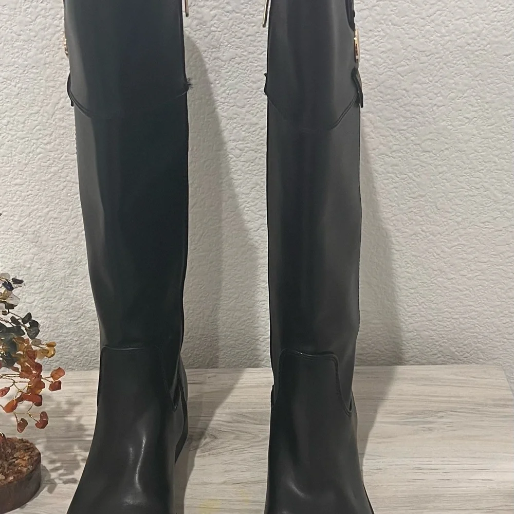 Tommy Hilfiger Black Knee-High Riding Boots Gold Logo | Size 8.5